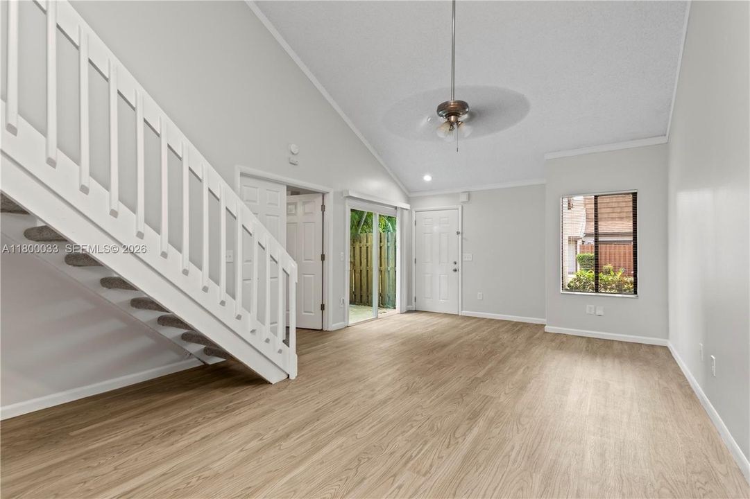 Active With Contract: $252,500 (3 beds, 1 baths, 1027 Square Feet)