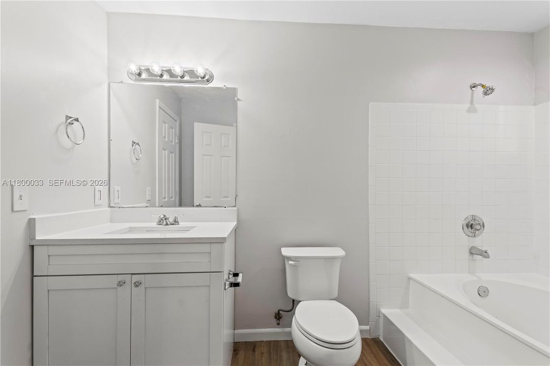 Active With Contract: $252,500 (3 beds, 1 baths, 1027 Square Feet)