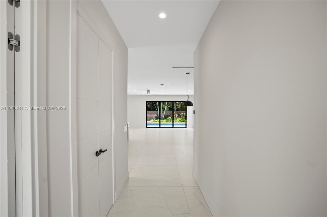 最近租的: $12,500 (3 贝兹, 2 浴室, 3007 平方英尺)