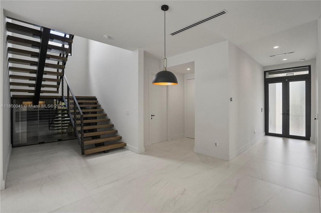 最近租的: $12,500 (3 贝兹, 2 浴室, 3007 平方英尺)