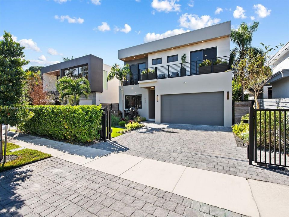 最近租的: $12,500 (3 贝兹, 2 浴室, 3007 平方英尺)