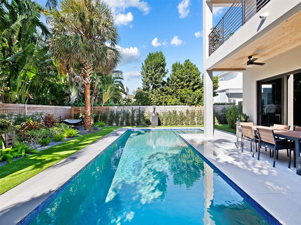 最近租的: $12,500 (3 贝兹, 2 浴室, 3007 平方英尺)