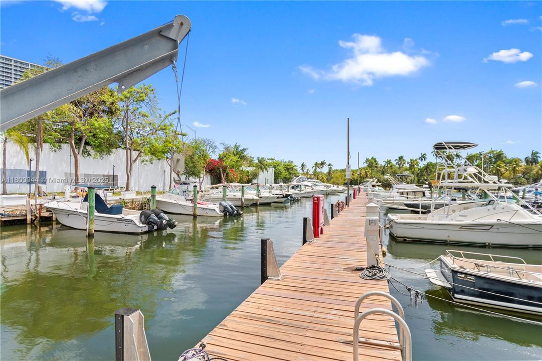 最近售出: $260,000 (1 贝兹, 1 浴室, 706 平方英尺)