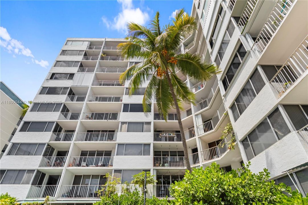 最近售出: $260,000 (1 贝兹, 1 浴室, 706 平方英尺)