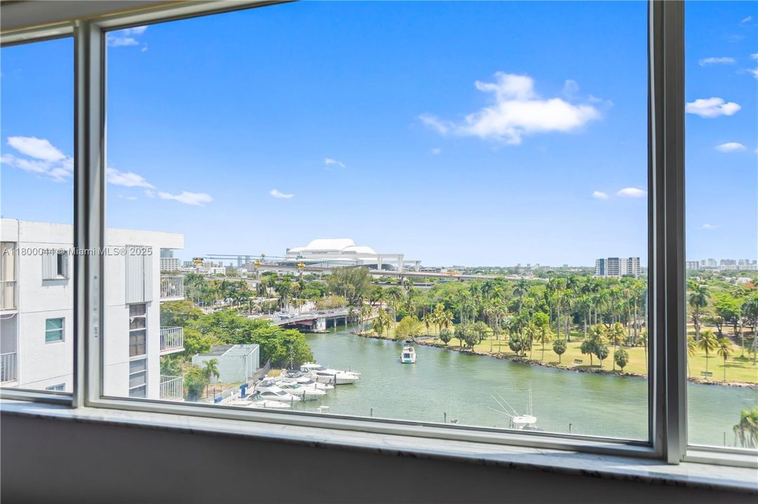 最近售出: $260,000 (1 贝兹, 1 浴室, 706 平方英尺)