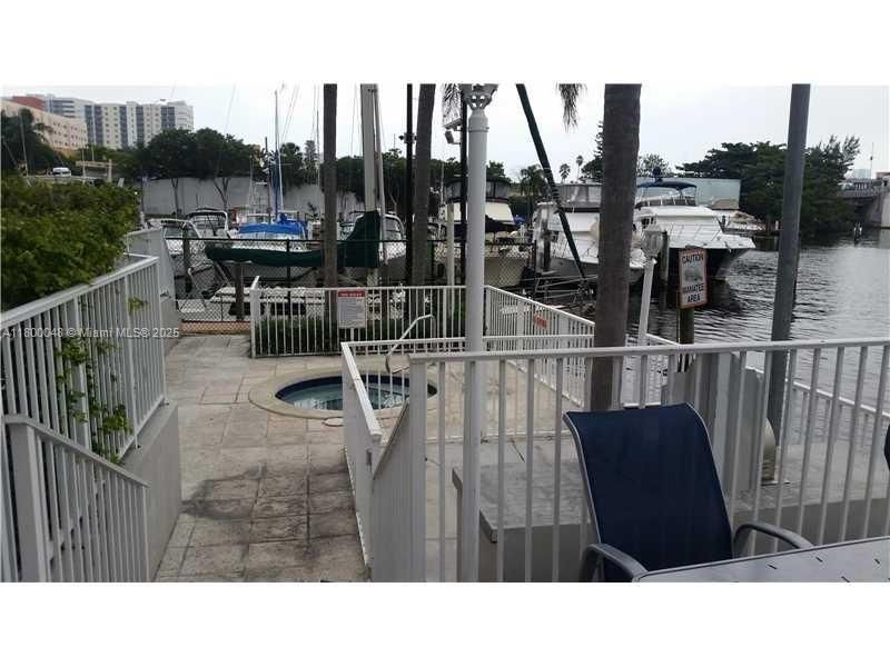 En Venta: $214,900 (1 camas, 1 baños, 634 Pies cuadrados)