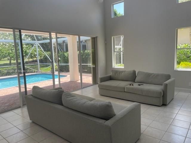 Recently Rented: $6,600 (4 beds, 4 baths, 3394 Square Feet)