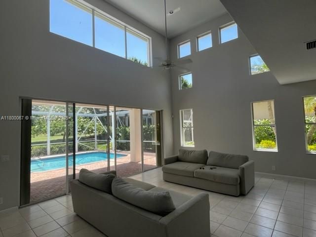 Recently Rented: $6,600 (4 beds, 4 baths, 3394 Square Feet)