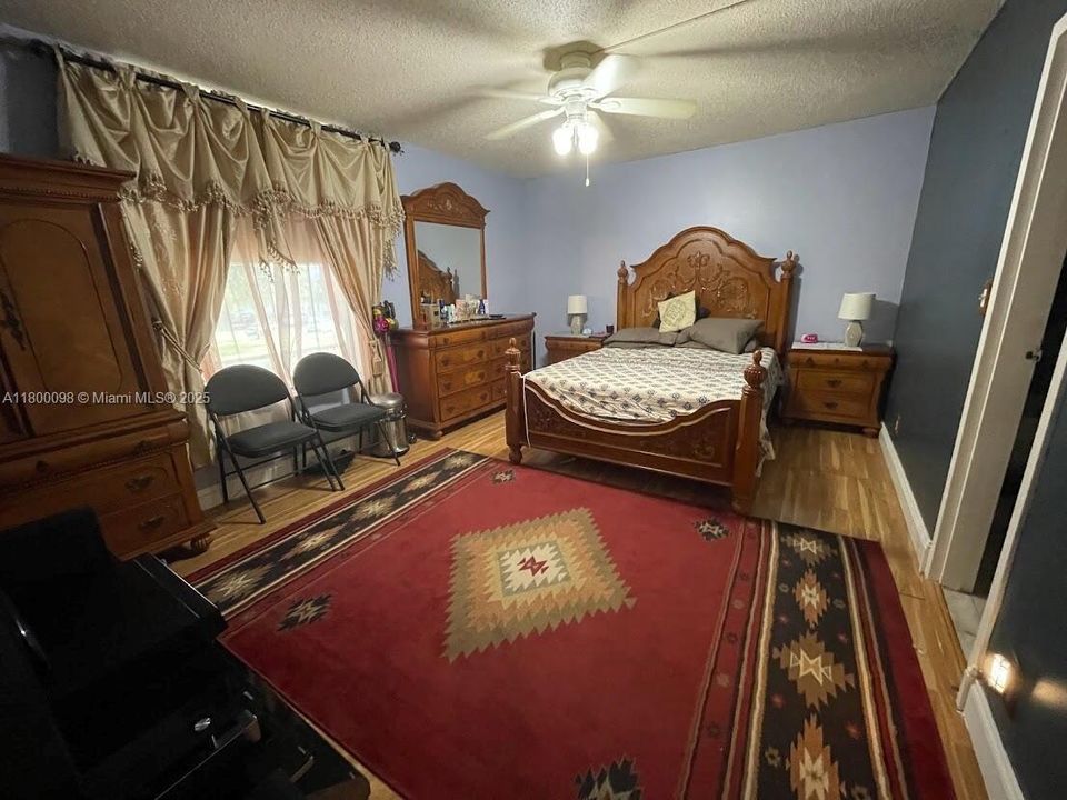 Active With Contract: $135,000 (2 beds, 2 baths, 1025 Square Feet)