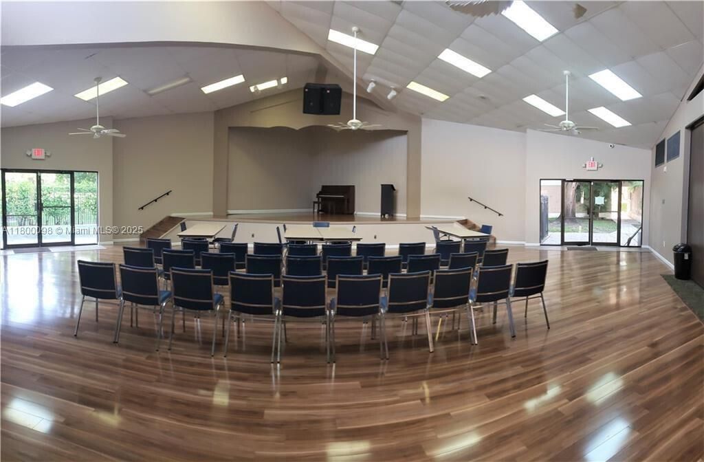 Active With Contract: $135,000 (2 beds, 2 baths, 1025 Square Feet)