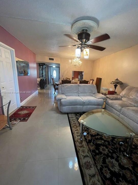 Active With Contract: $135,000 (2 beds, 2 baths, 1025 Square Feet)