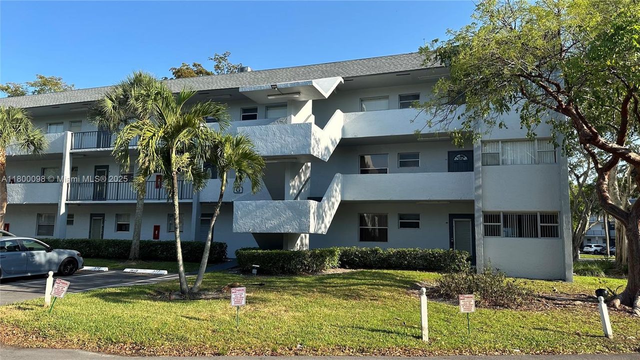 Active With Contract: $135,000 (2 beds, 2 baths, 1025 Square Feet)