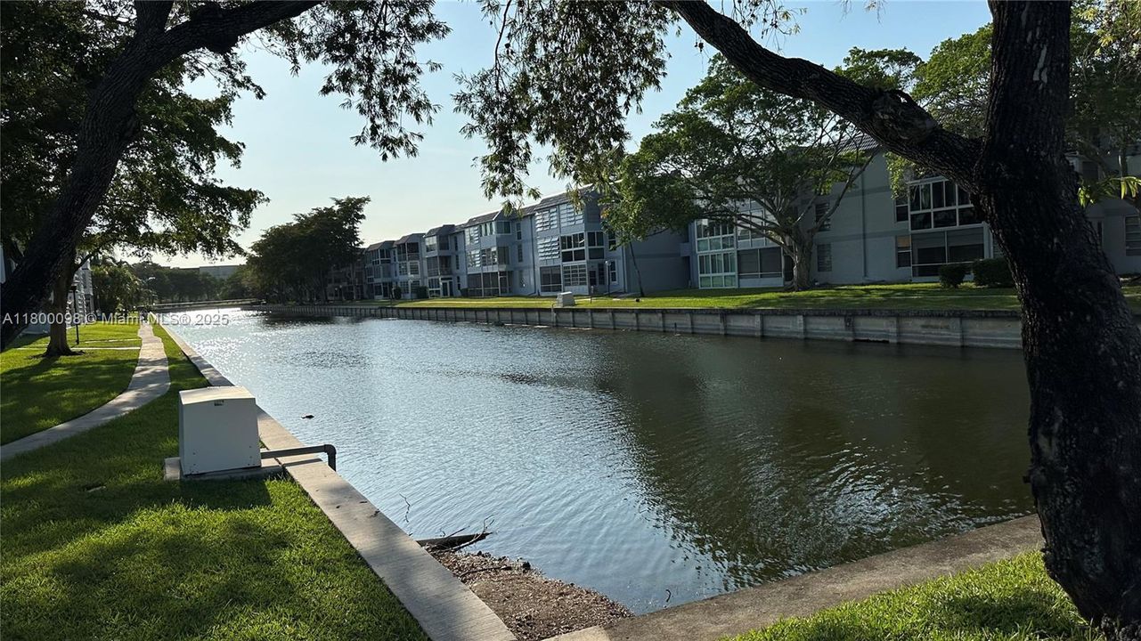 Active With Contract: $135,000 (2 beds, 2 baths, 1025 Square Feet)