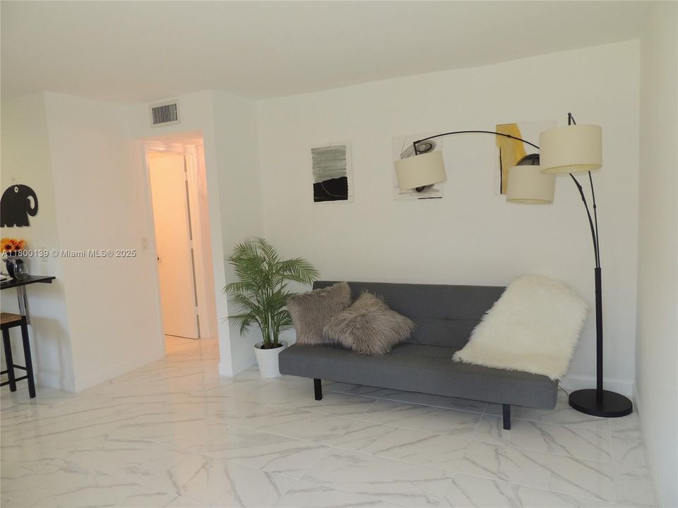 Недавно продано: $179,900 (2 спален, 1 ванн, 609 Квадратных фут)