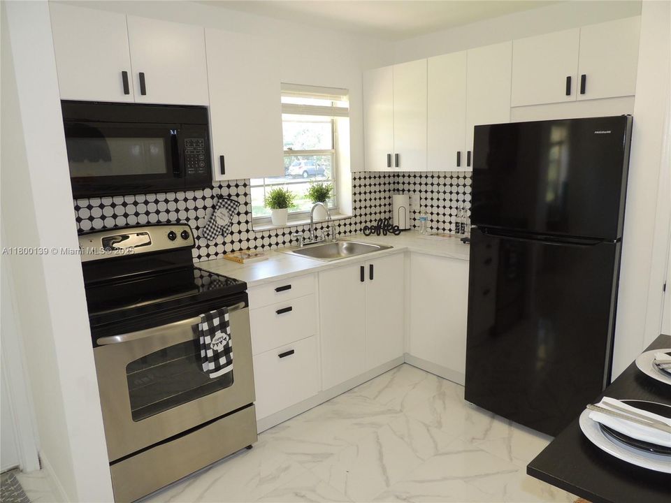 Недавно продано: $179,900 (2 спален, 1 ванн, 609 Квадратных фут)