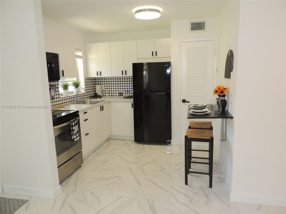 Недавно продано: $179,900 (2 спален, 1 ванн, 609 Квадратных фут)