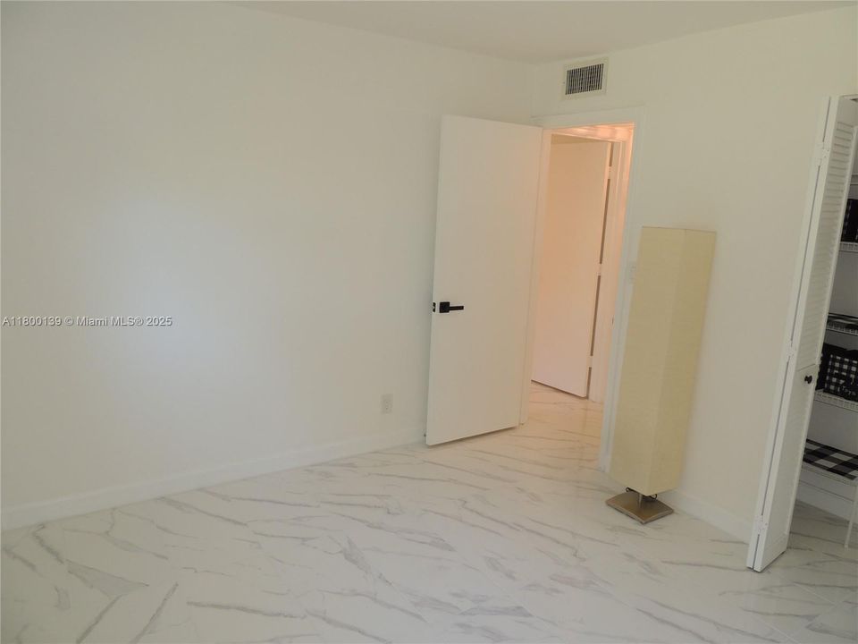 Недавно продано: $179,900 (2 спален, 1 ванн, 609 Квадратных фут)