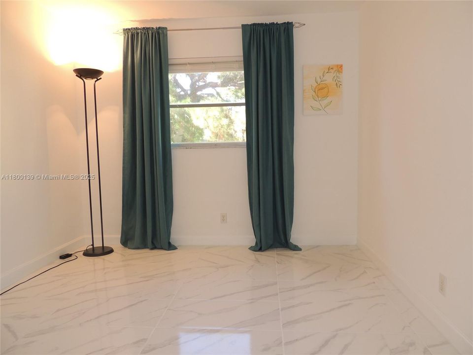 Недавно продано: $179,900 (2 спален, 1 ванн, 609 Квадратных фут)