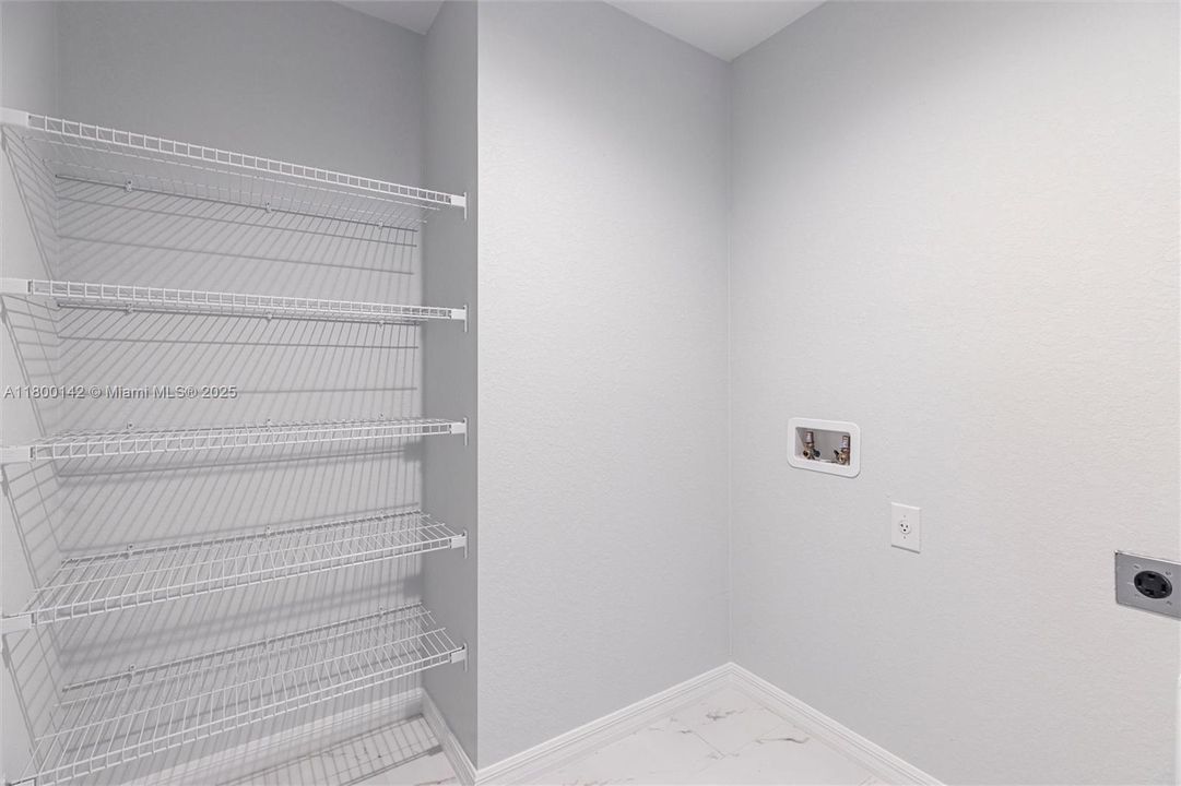 En Venta: $355,000 (3 camas, 2 baños, 0 Pies cuadrados)