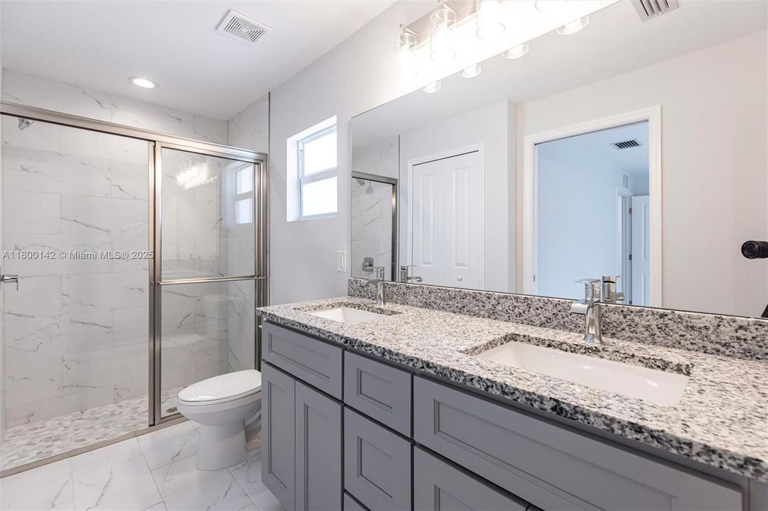 En Venta: $355,000 (3 camas, 2 baños, 0 Pies cuadrados)