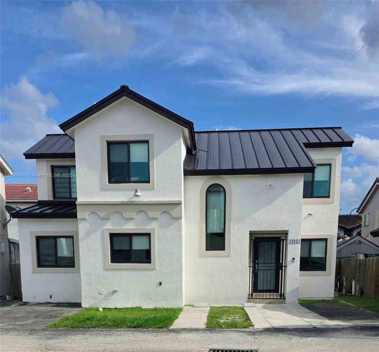 最近售出: $565,000 (3 贝兹, 2 浴室, 1582 平方英尺)