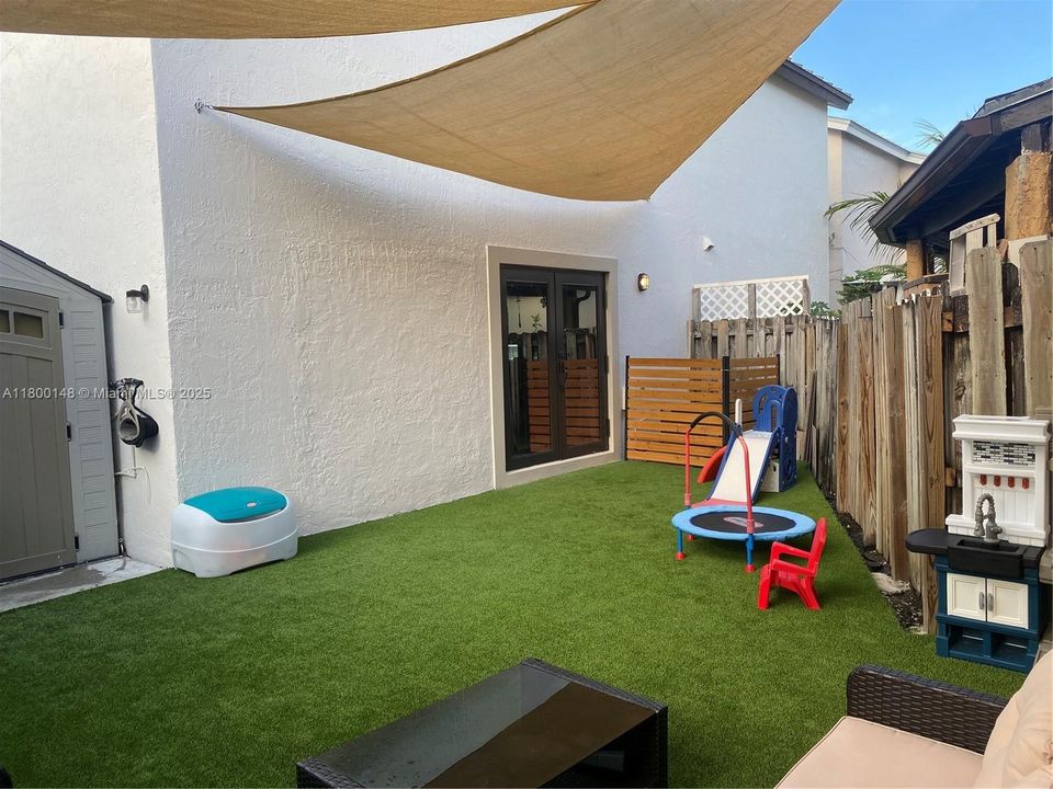 最近售出: $565,000 (3 贝兹, 2 浴室, 1582 平方英尺)