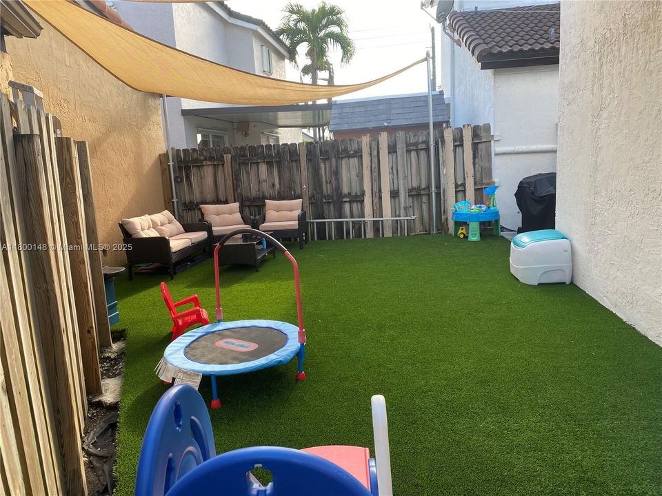 最近售出: $565,000 (3 贝兹, 2 浴室, 1582 平方英尺)