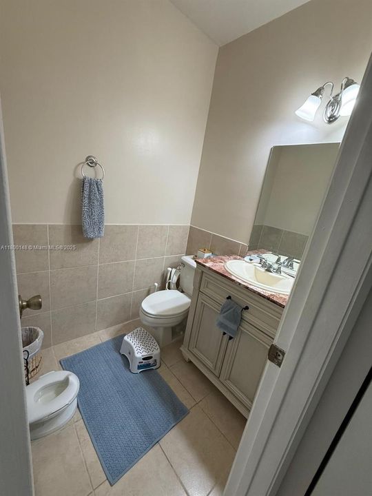 最近售出: $565,000 (3 贝兹, 2 浴室, 1582 平方英尺)