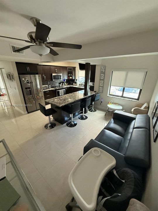 最近售出: $565,000 (3 贝兹, 2 浴室, 1582 平方英尺)