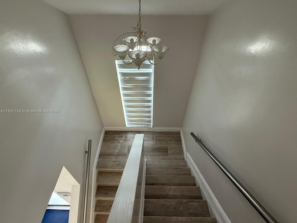 最近售出: $565,000 (3 贝兹, 2 浴室, 1582 平方英尺)