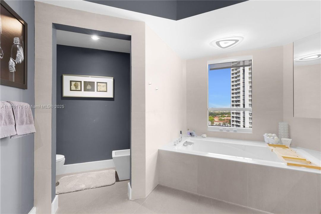 Active With Contract: $10,200 (3 beds, 2 baths, 2440 Square Feet)