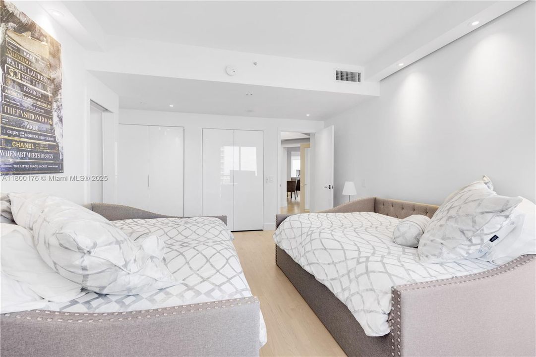 Active With Contract: $10,200 (3 beds, 2 baths, 2440 Square Feet)