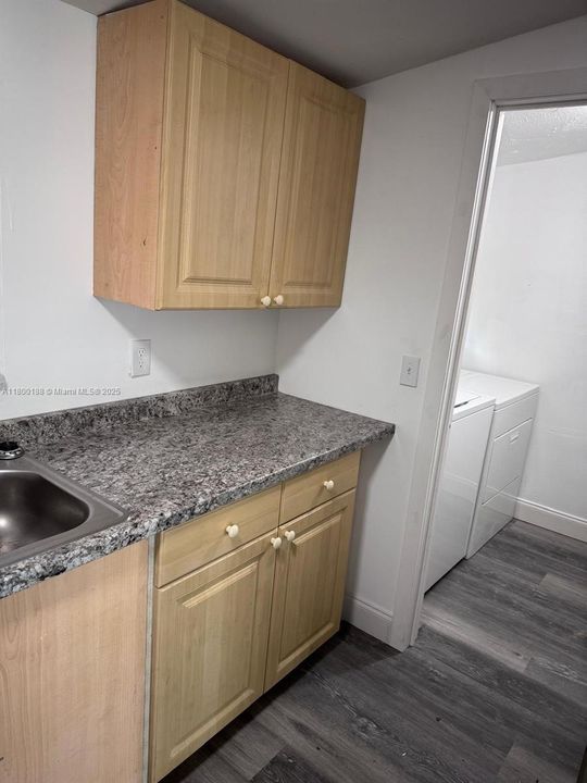 Recently Rented: $1,600 (2 beds, 1 baths, 1560 Square Feet)