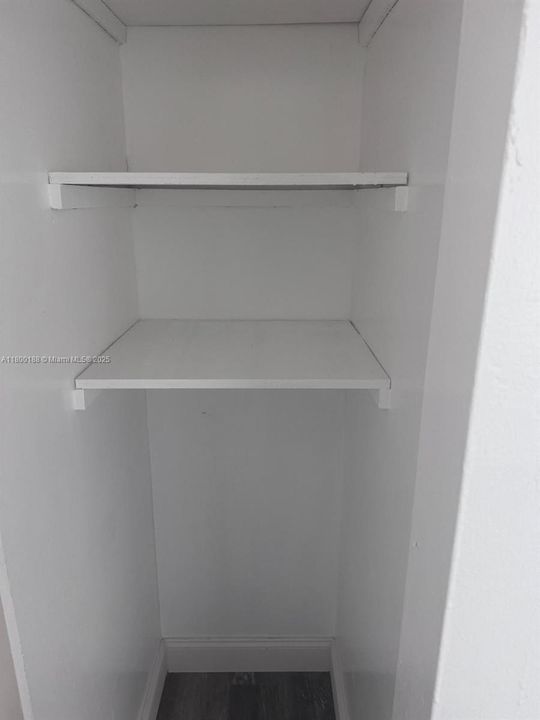 Recently Rented: $1,600 (2 beds, 1 baths, 1560 Square Feet)