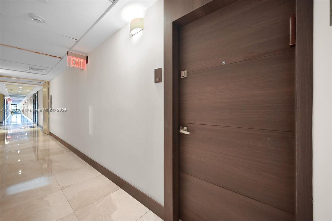 For Sale: $388,999 (3 beds, 3 baths, 1449 Square Feet)