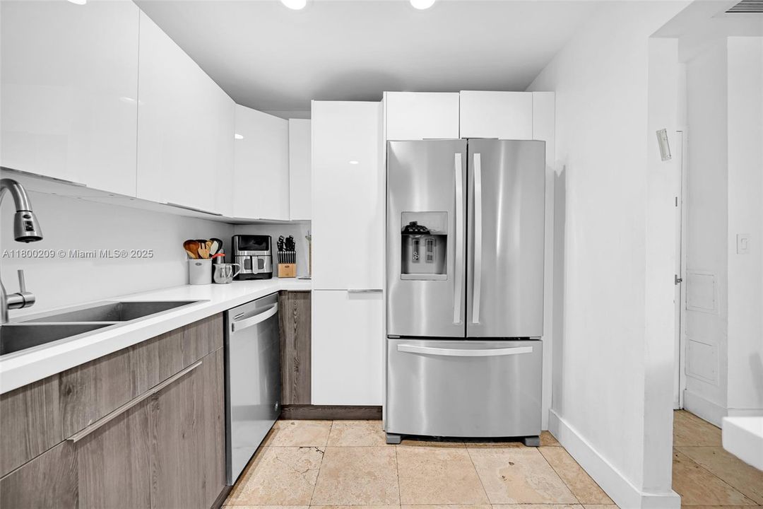 For Sale: $388,999 (3 beds, 3 baths, 1449 Square Feet)