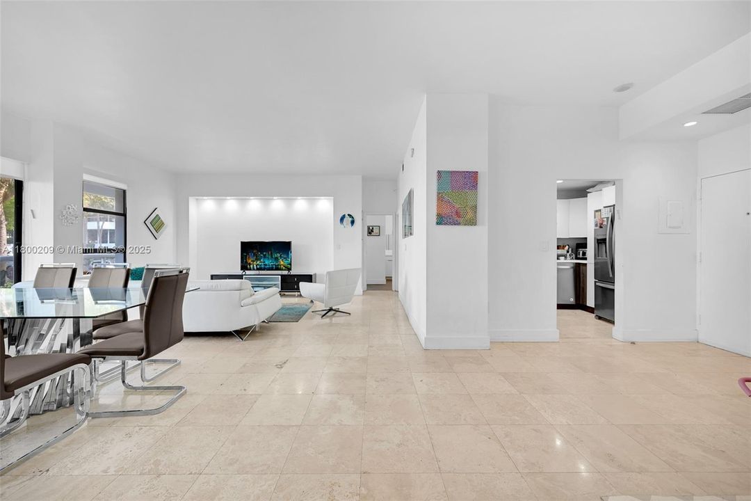 For Sale: $388,999 (3 beds, 3 baths, 1449 Square Feet)