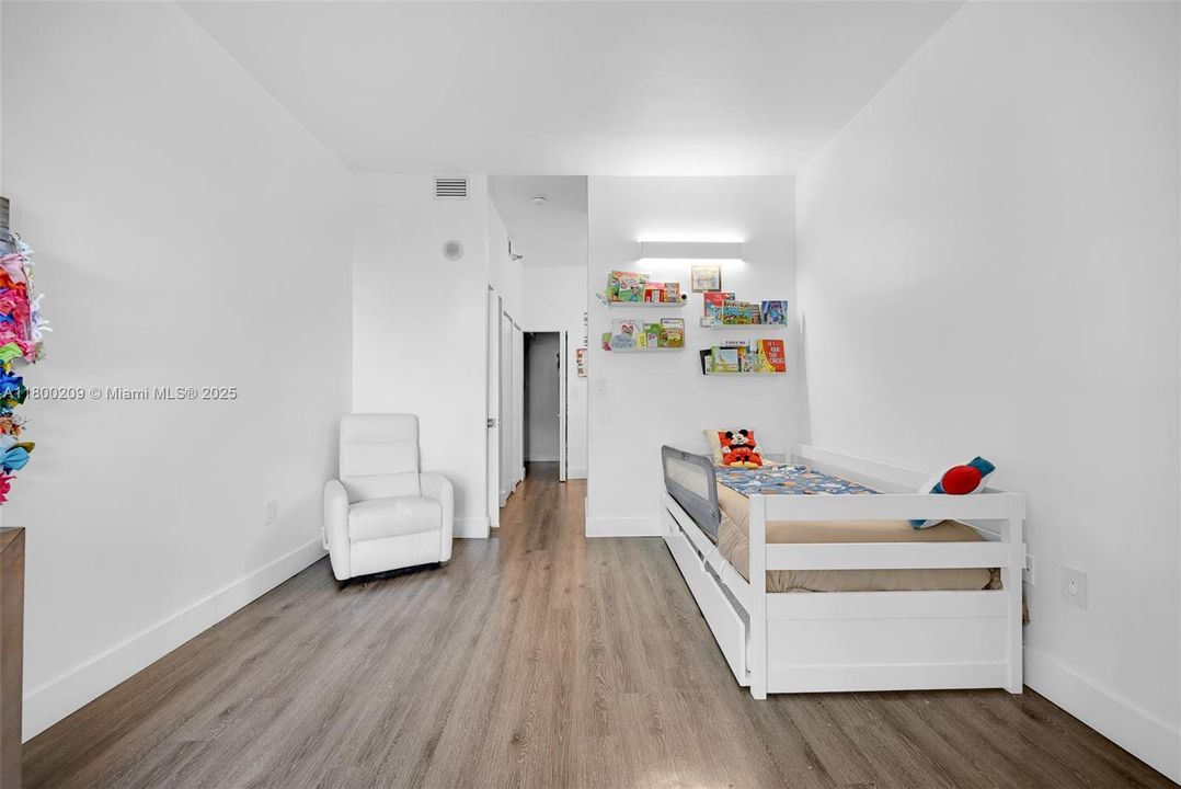 For Sale: $388,999 (3 beds, 3 baths, 1449 Square Feet)
