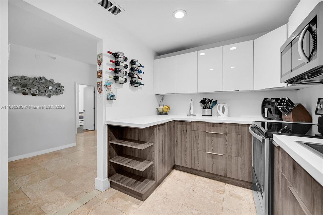 For Sale: $388,999 (3 beds, 3 baths, 1449 Square Feet)
