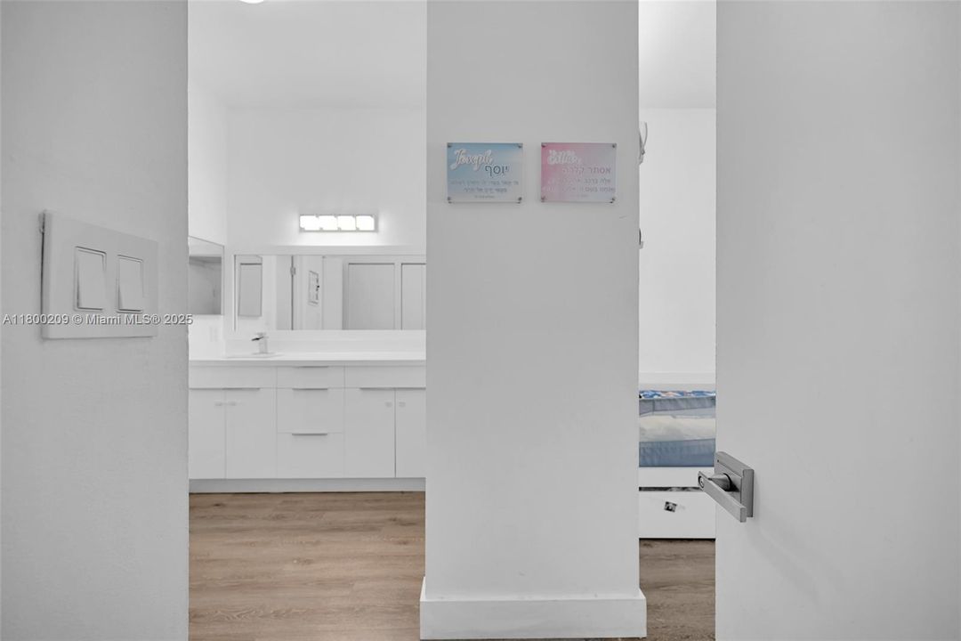 For Sale: $388,999 (3 beds, 3 baths, 1449 Square Feet)