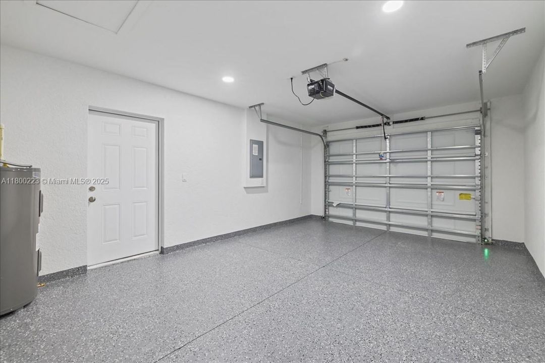 Vendido Recientemente: $289,900 (3 camas, 2 baños, 1239 Pies cuadrados)