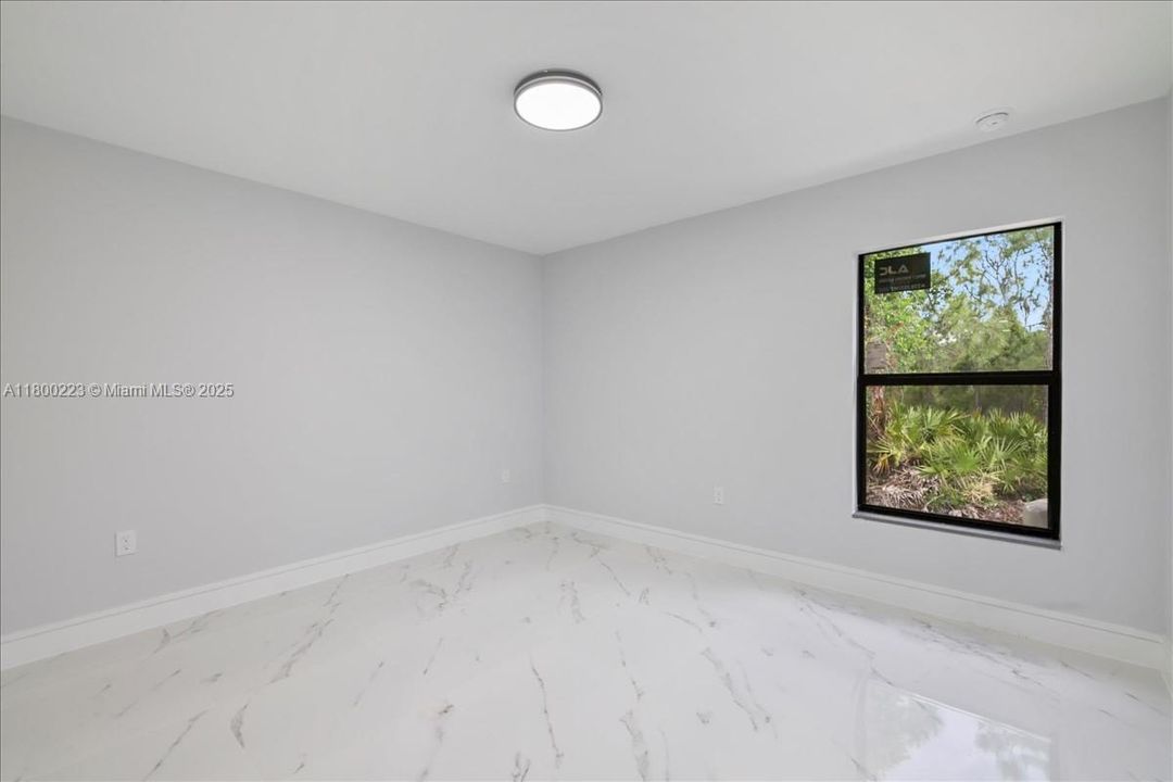 Vendido Recientemente: $289,900 (3 camas, 2 baños, 1239 Pies cuadrados)