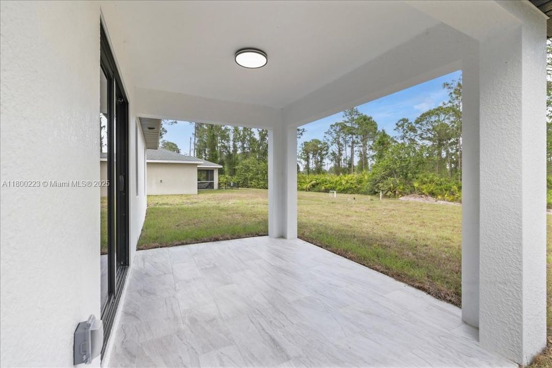 Vendido Recientemente: $289,900 (3 camas, 2 baños, 1239 Pies cuadrados)