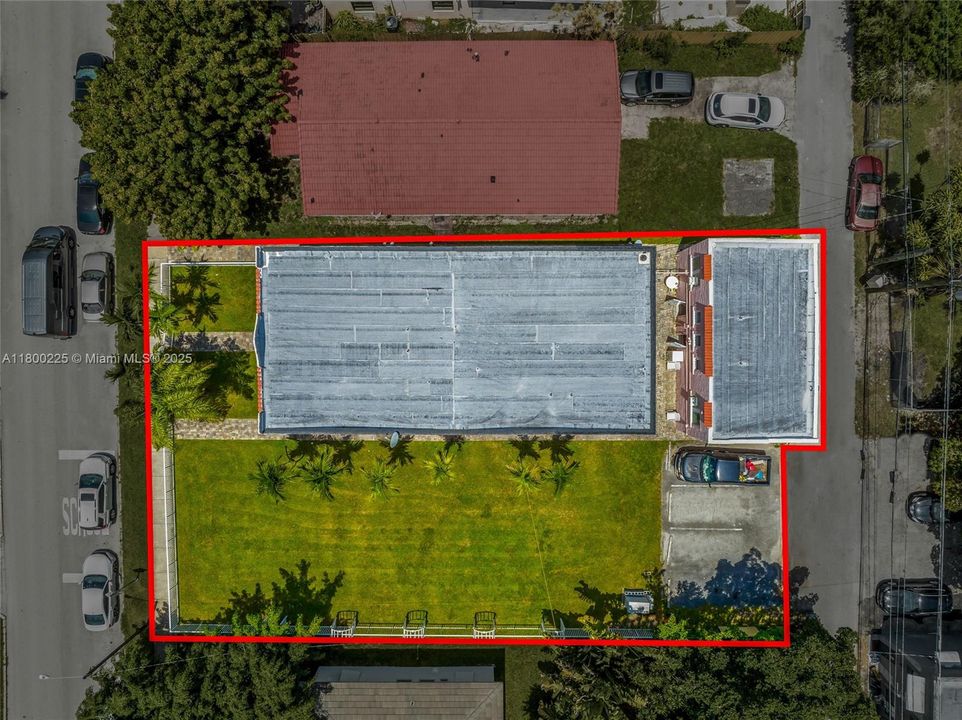 合同活跃: $2,300,000 (0 贝兹, 0 浴室, 0 平方英尺)