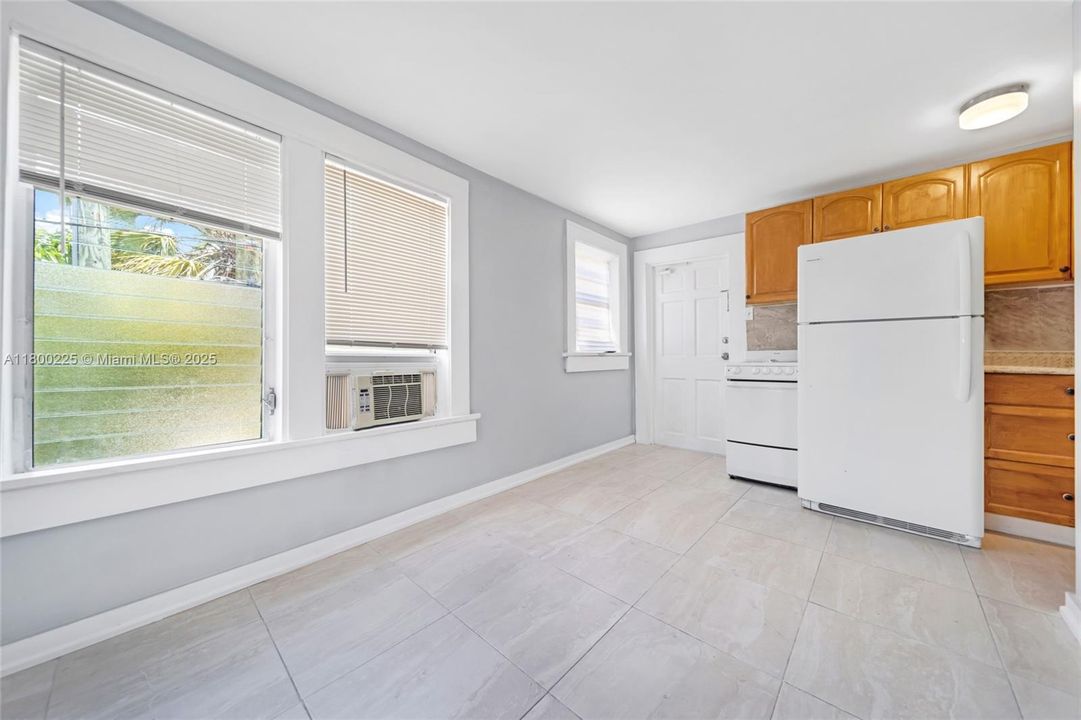 合同活跃: $2,300,000 (0 贝兹, 0 浴室, 0 平方英尺)