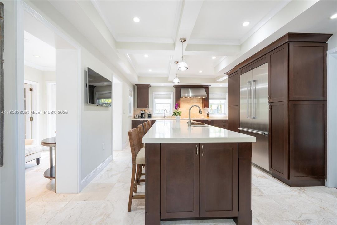 Eat in Kitchen Island