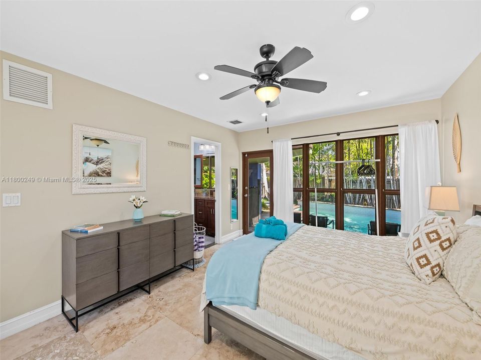 Недавно продано: $1,049,900 (3 спален, 2 ванн, 1644 Квадратных фут)