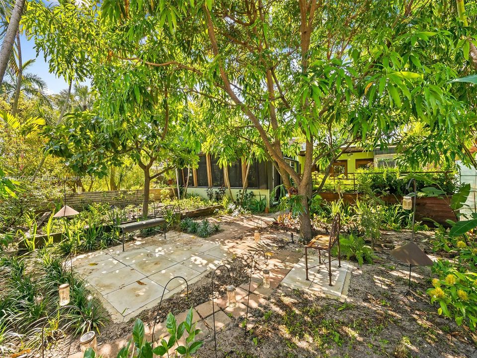 Недавно продано: $1,049,900 (3 спален, 2 ванн, 1644 Квадратных фут)