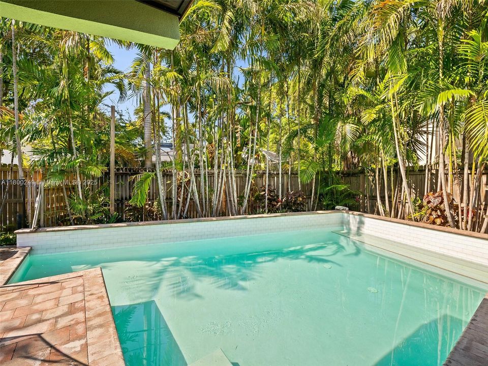 Недавно продано: $1,049,900 (3 спален, 2 ванн, 1644 Квадратных фут)