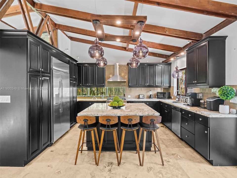 Недавно продано: $1,049,900 (3 спален, 2 ванн, 1644 Квадратных фут)